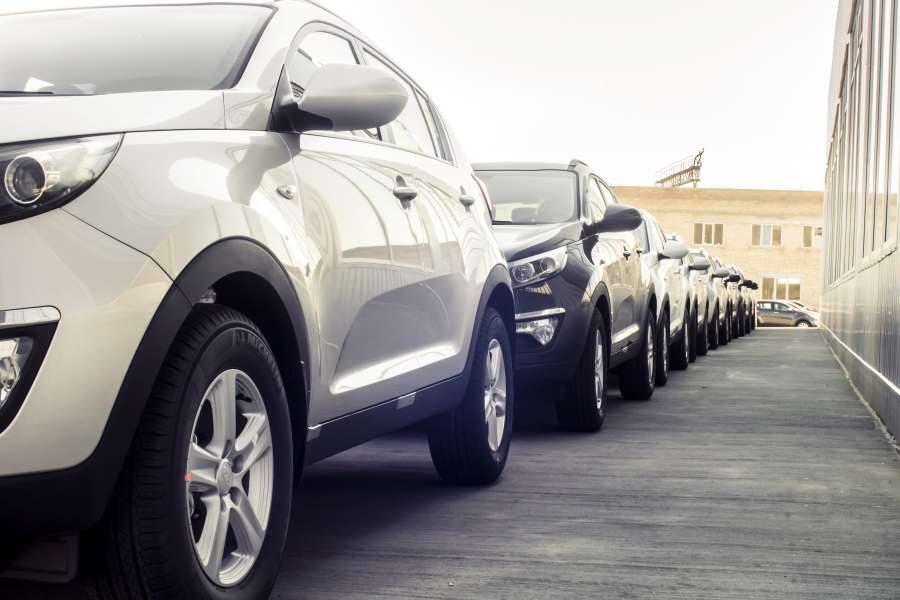 The requirements for fleet management software depend on the size of the fleet