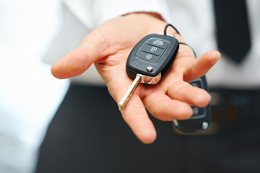 Carano Software erleichtert die Schlüsselübergabe mit effizienten Car Policies, die Zuweisungen automatisieren und Zeit sparen