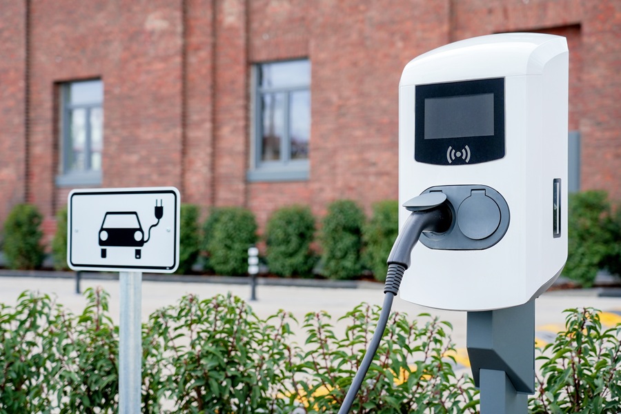 A charging station for electric vehicles - a must in the charging infrastructure of a vehicle fleet.