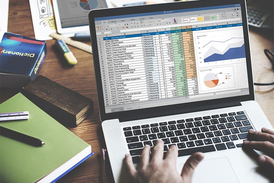 To find the right fleet management software, several factors need to be analyzed first